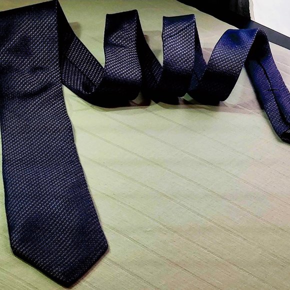 CALVIN KLEIN men's SILK neck tie with micro-dot pattern,  silk / navy blue - Picture 4 of 14